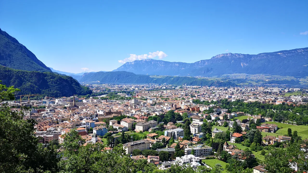 Bolzano: SL rifornisce saloni in tutta la provincia