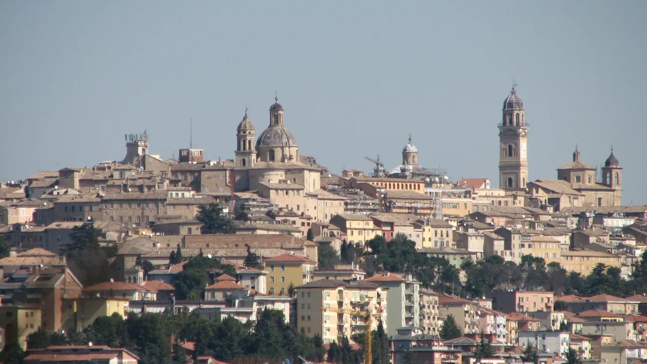 Macerata: SL rifornisce saloni in tutta la provincia