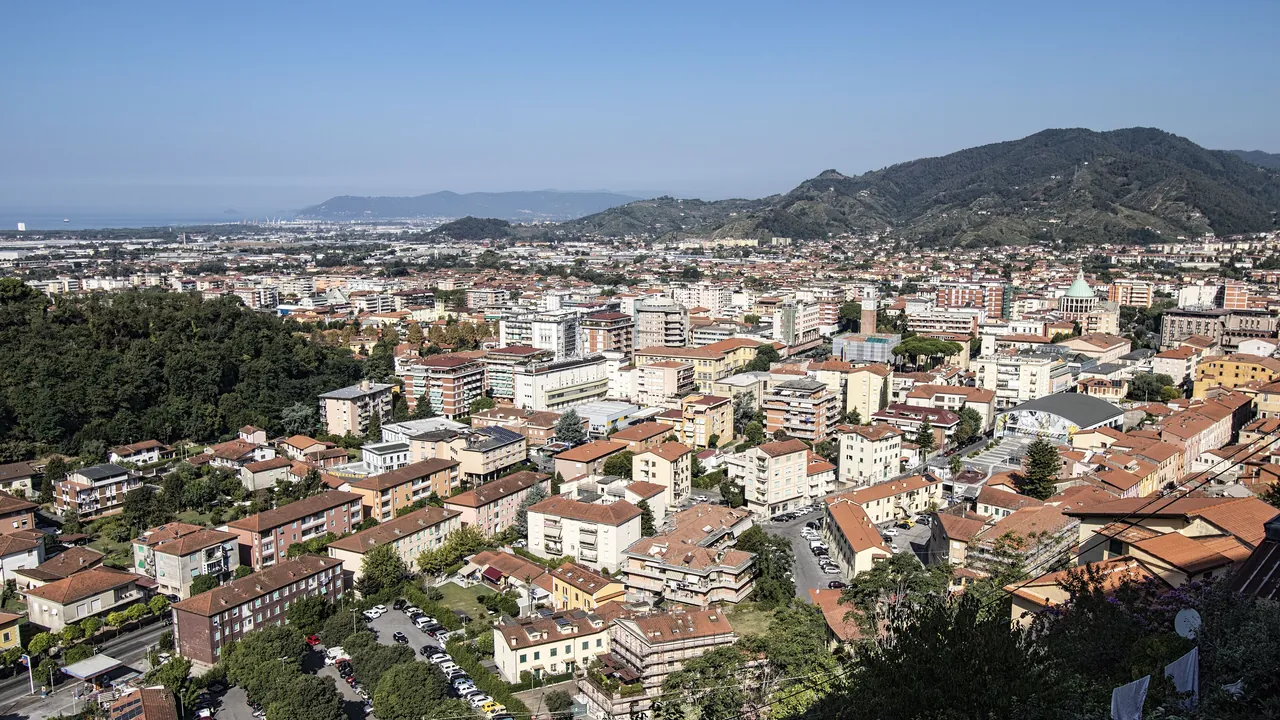 Massa: SL rifornisce saloni in tutta la provincia